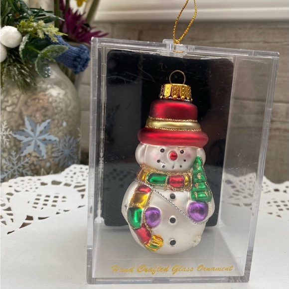 🆕☃️ HANDCRAFTED GLASS “SNOWMAN“ ORNAMENT. BRAND NEW IN PLASTIC CONTAINER. - Picture 3 of 7